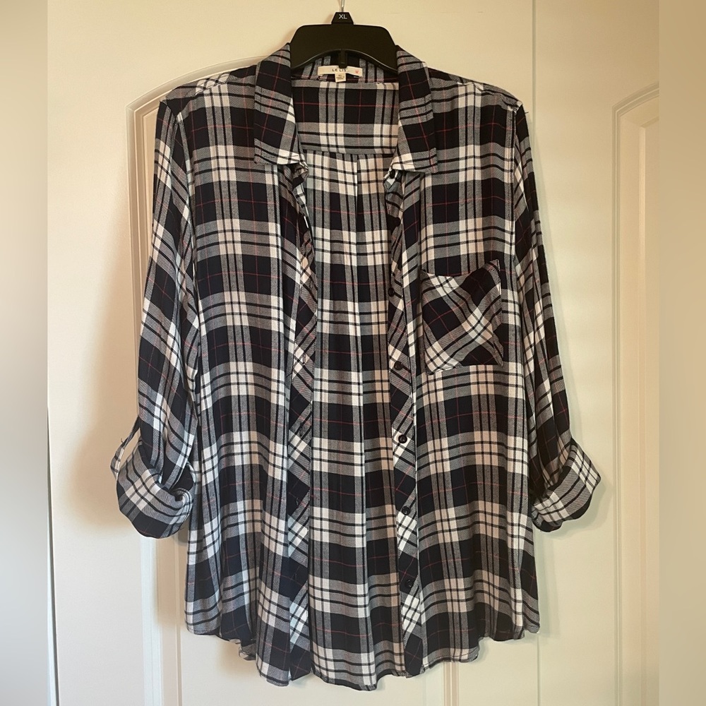 Le Lis Women's Plaid Button Down Shirt size XL
